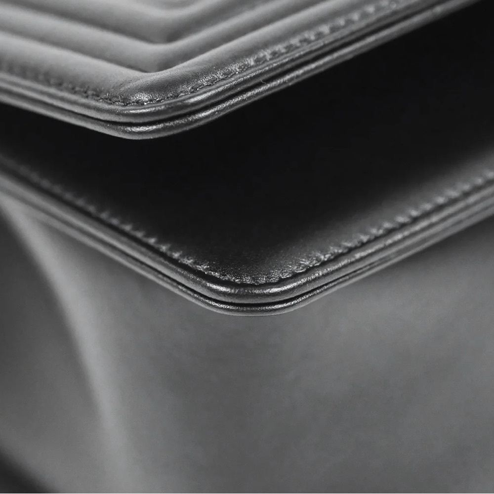 CHANEL Black and Gold Lambskin Boy Bag - Picture 5 of 15